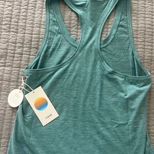 Vuori Lux Performance tank